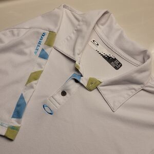 Oakley Soft Textured White 3 Button Polo / Golf Short Sleeve Shirt Men's XL